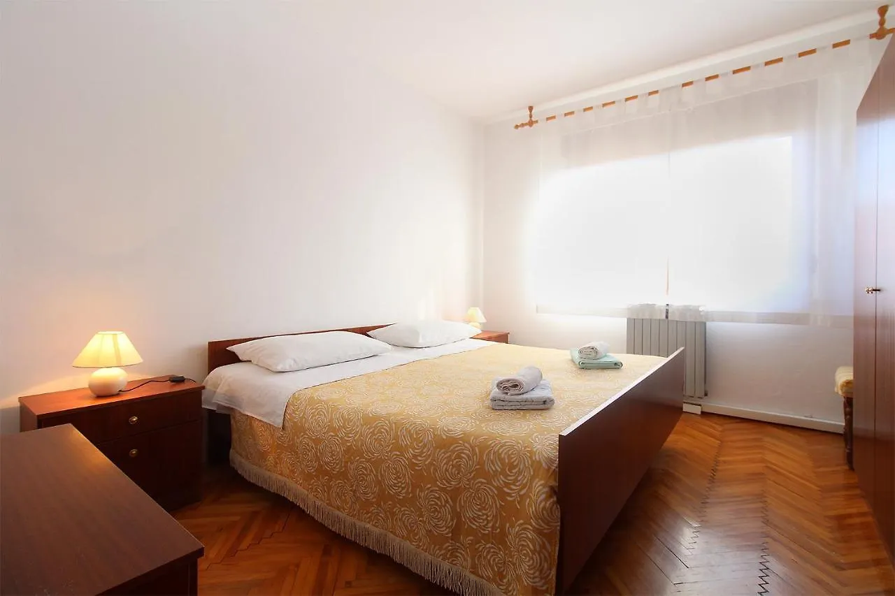 Apartment Ines 2276 Pola 0*,  Croazia