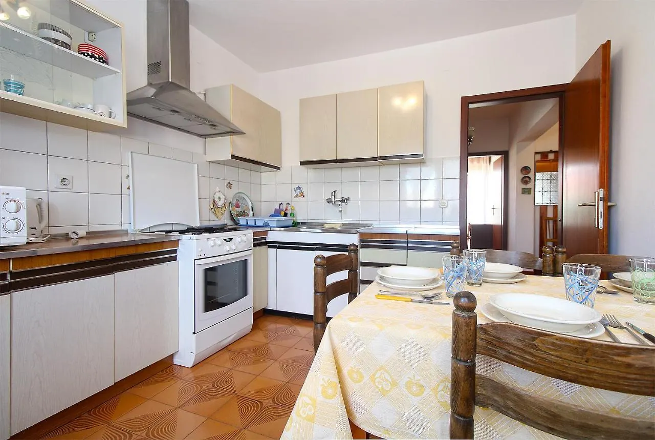 Apartment Ines 2276 普拉