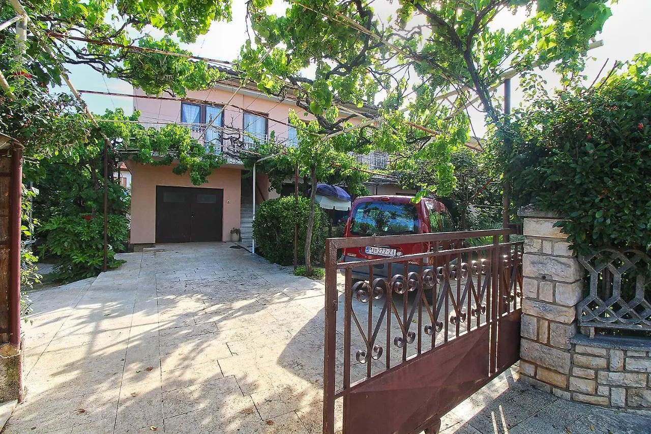 Apartment Ines 2276 普拉