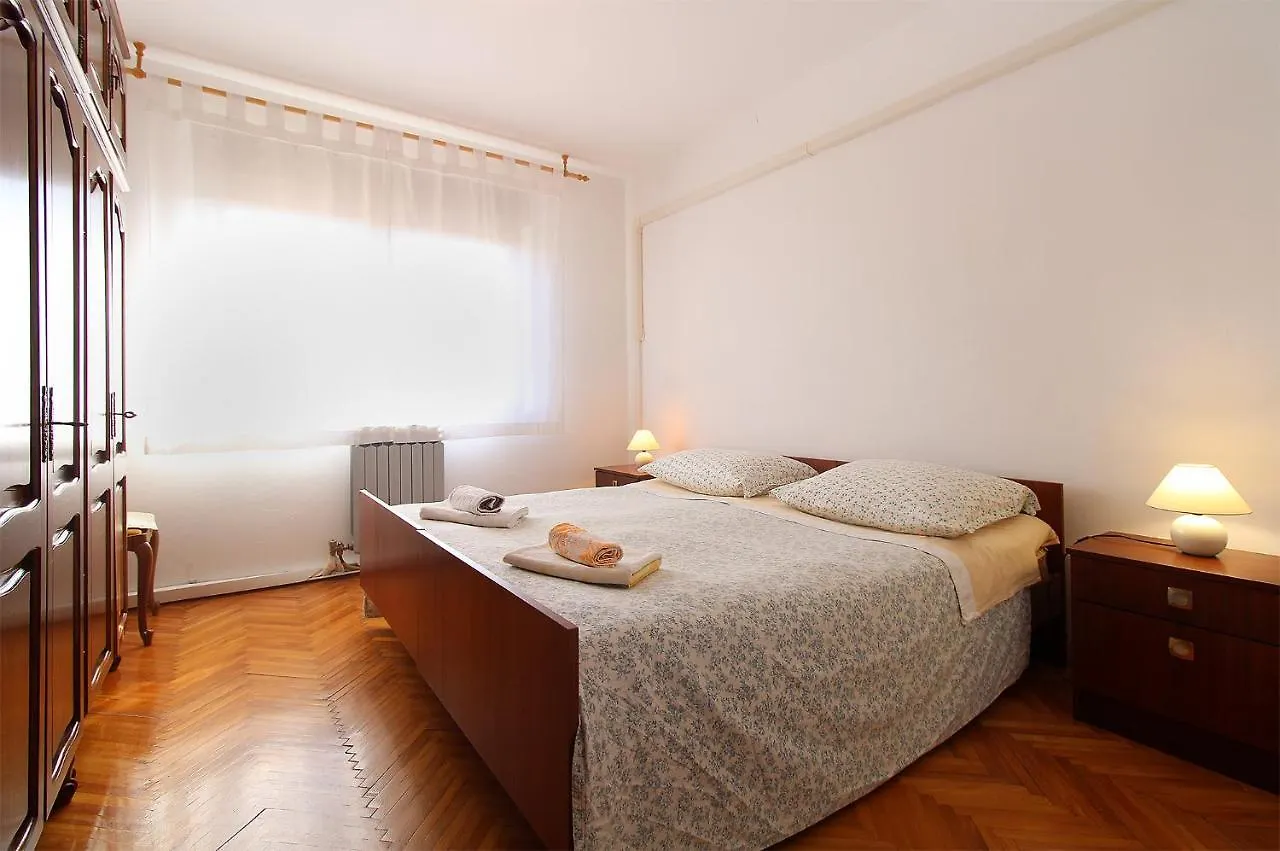 Apartment Ines 2276 بولا